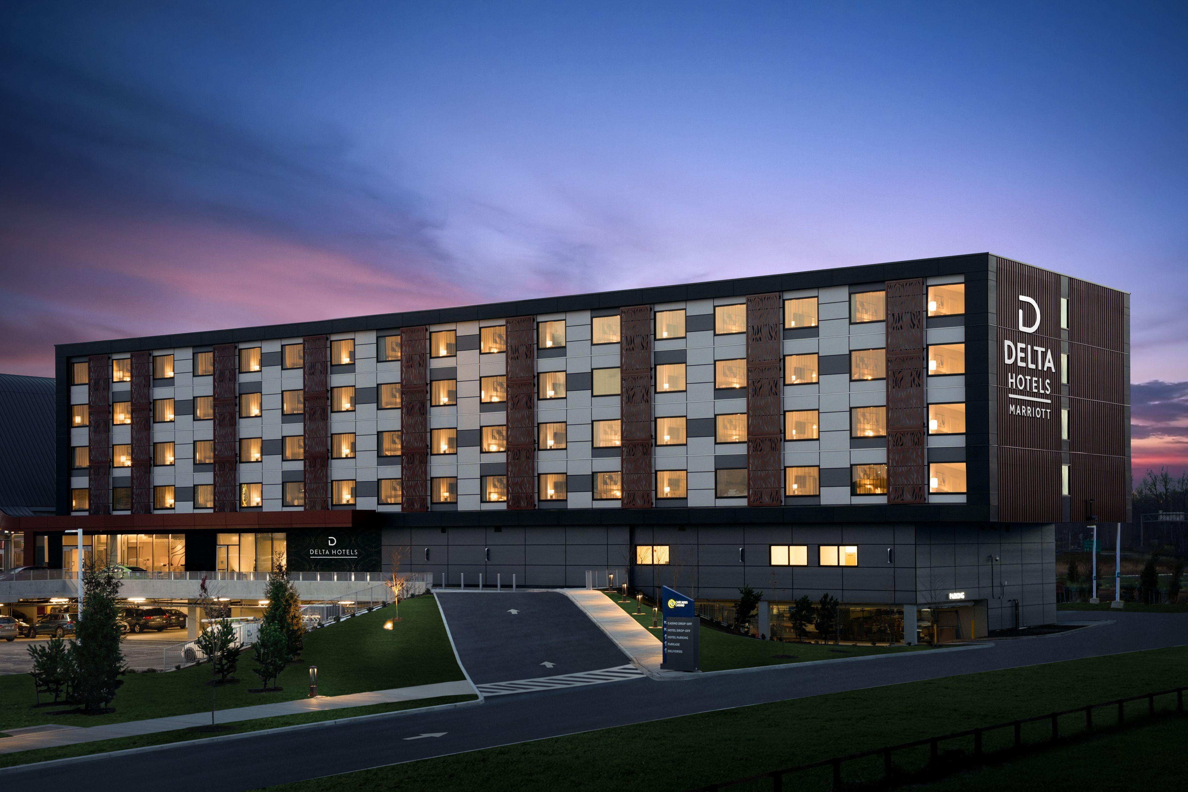 Delta Hotels By Marriott Vancouver Delta Bagian luar foto